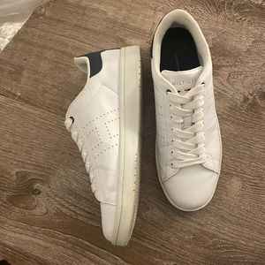 Hilfiger White Sneakers US 9 EUR 42 newer worn